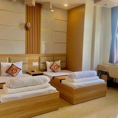Phuc Hung Hotel Rạch Gia Exteriör bild
