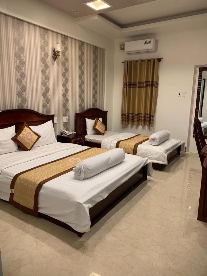 Phuc Hung Hotel Rạch Gia Exteriör bild