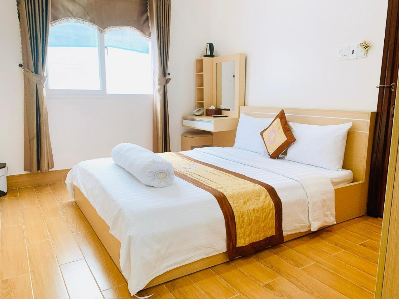 Phuc Hung Hotel Rạch Gia Exteriör bild