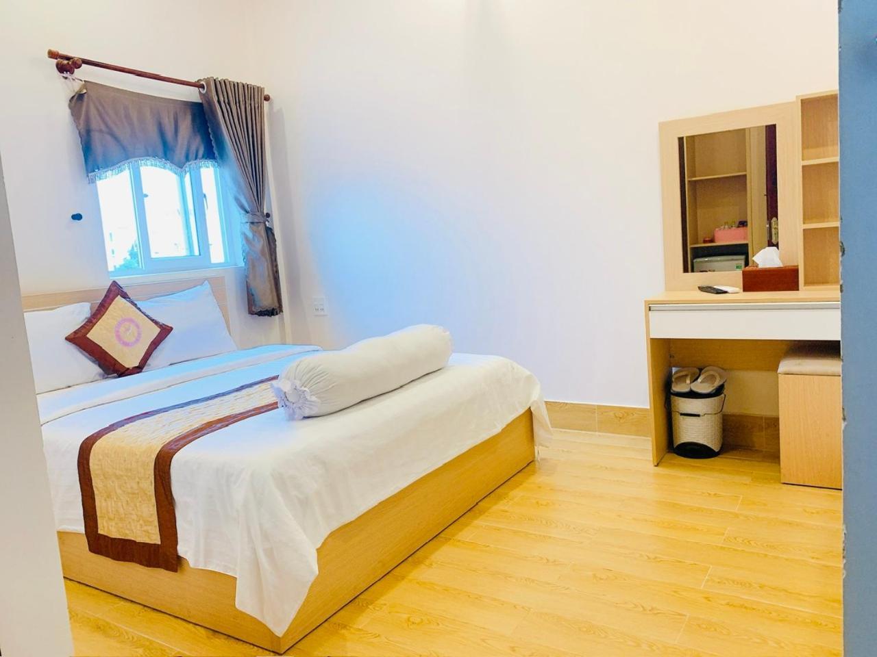 Phuc Hung Hotel Rạch Gia Exteriör bild