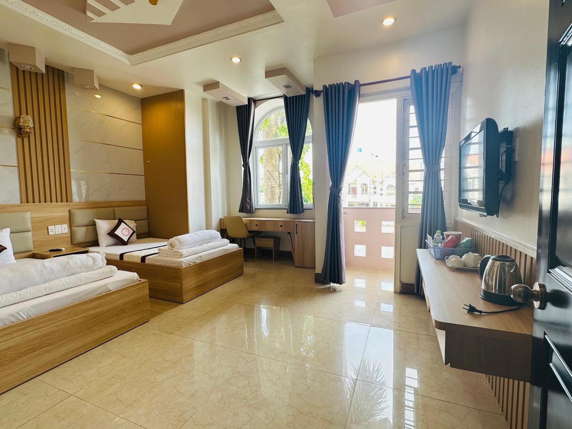 Phuc Hung Hotel Rạch Gia Exteriör bild