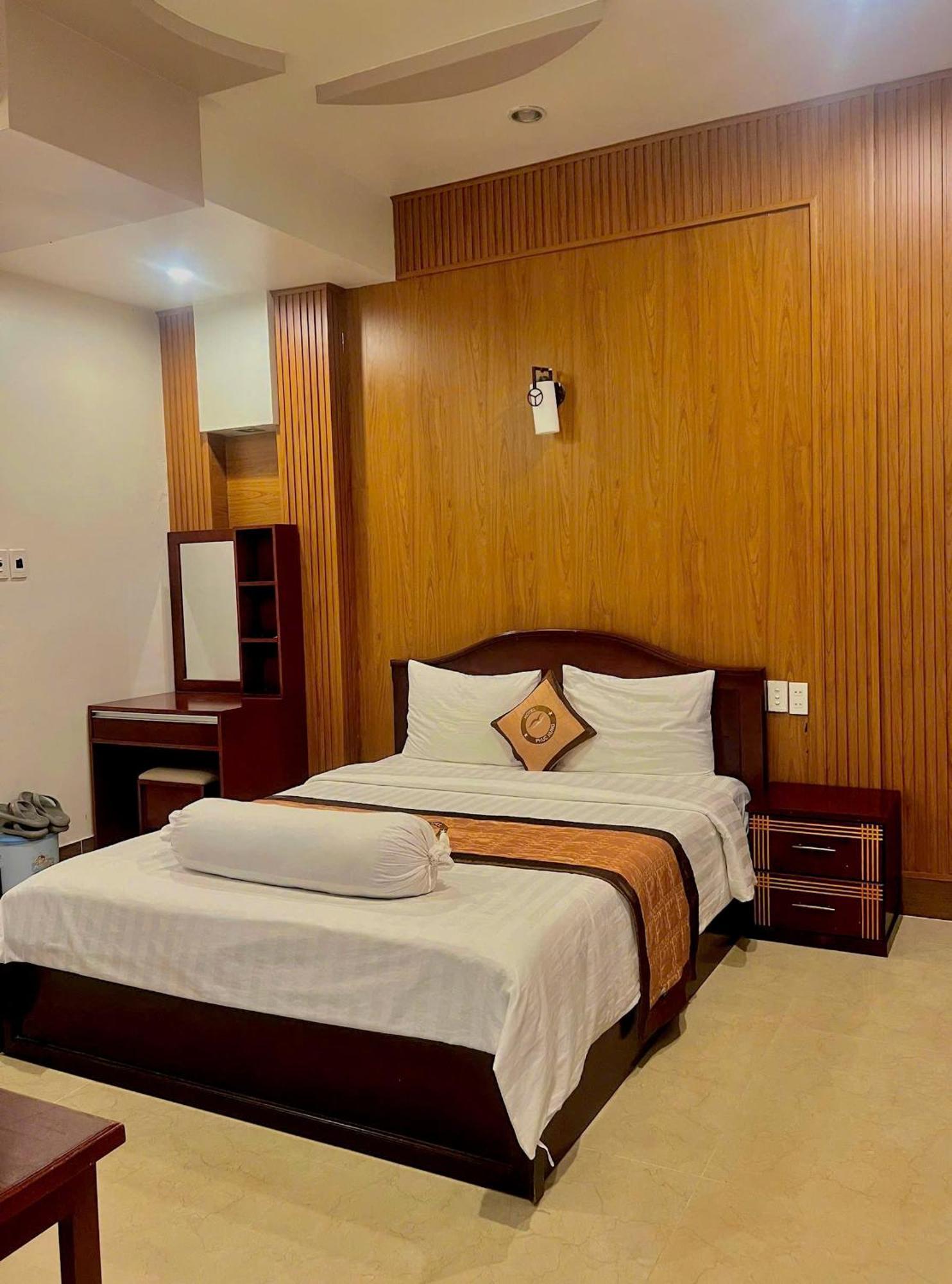 Phuc Hung Hotel Rạch Gia Exteriör bild